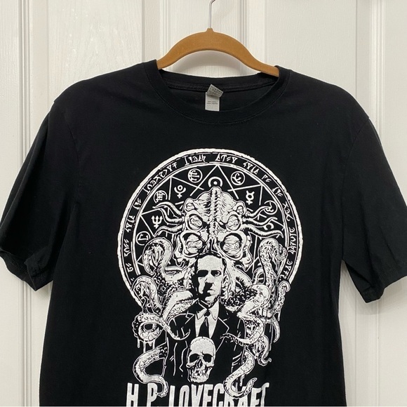 🔥 5/$25 HP Lovecraft Mens Graphic Tee Medium - Picture 3 of 12